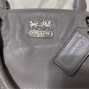 🌸COACH🌸EUC LIKE NEW CONDITION🌸SHOULDER/HANDBAG🌸WITH DUST BAG🌸